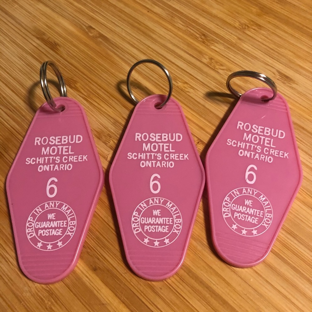 Schitt's Creek Rosebud Motel Keychain - Picture 5 of 7